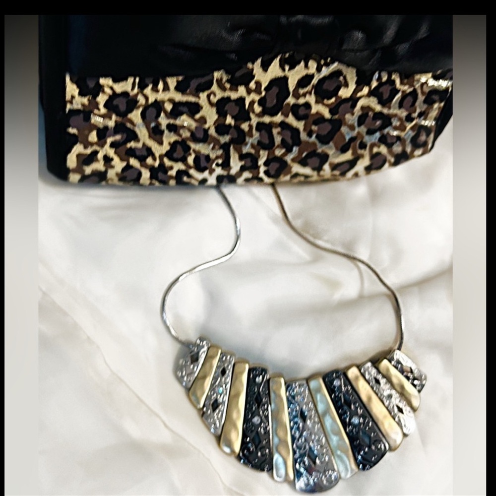 Elegant Multicolor Necklace and purse *SET*